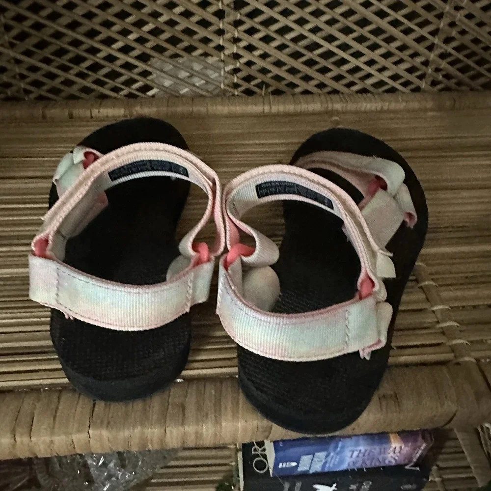 Teva Girls Tie Dye Strappy Sandals 5‎